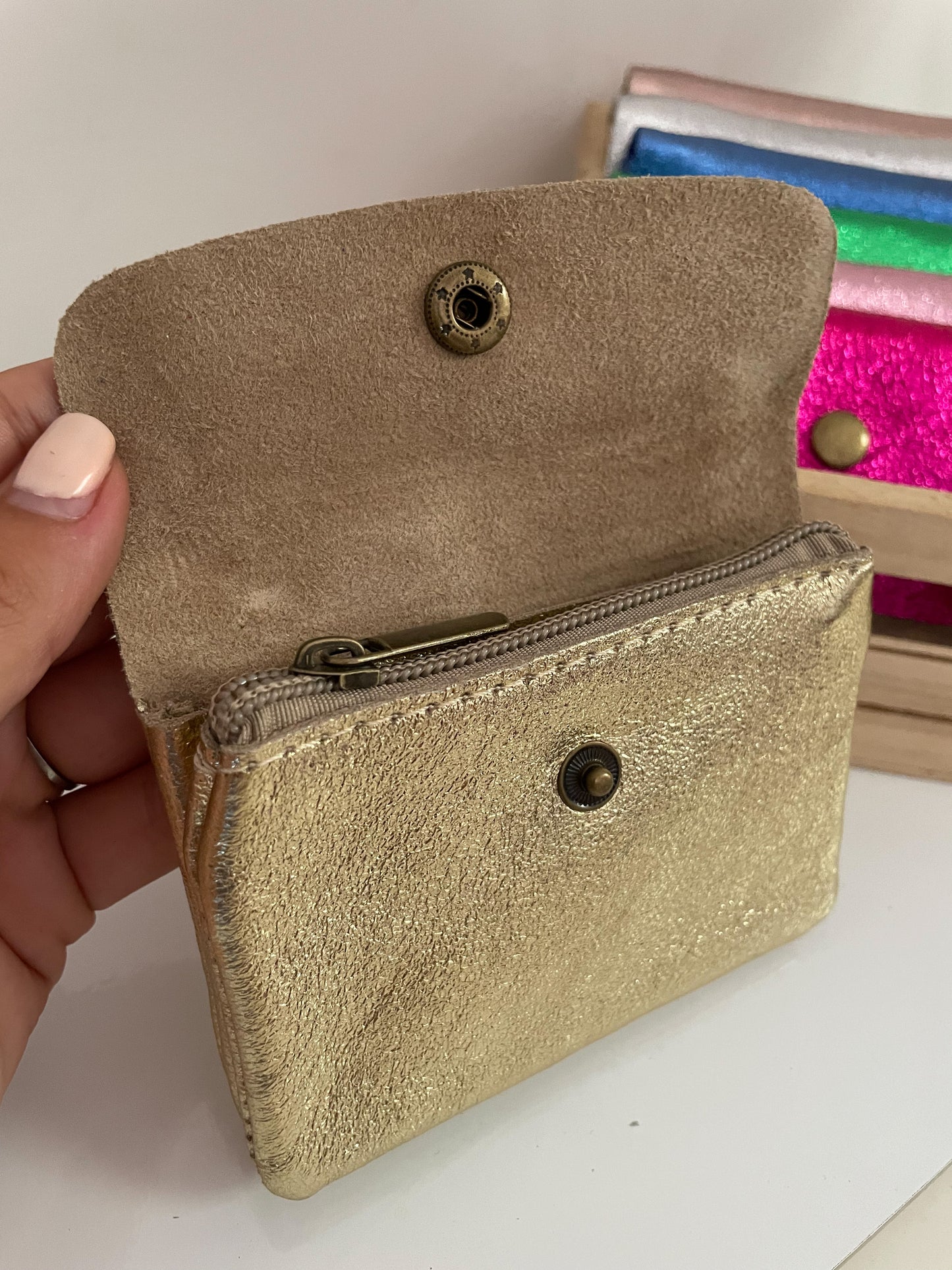 Monedero de Piel Dorado